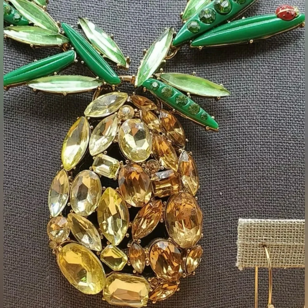 BETSEY JOHNSON Limited Edition RARE Oversized Pineapple Necklace & Earrings NWT - Picture 7 of 16